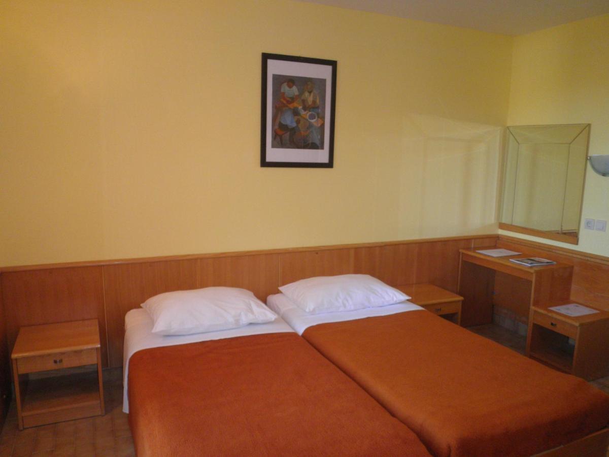 Hotel Zora Pavilions Primošten Εξωτερικό φωτογραφία